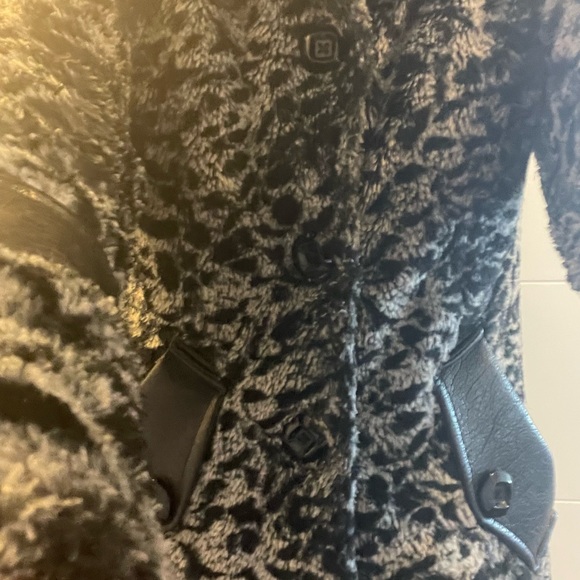 Warm winter coat- animal print- xs - Picture 8 of 13